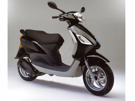 piaggio fly 50 tweedehands - Zoeken naar een tweedehands moto - De  Parking-Moto