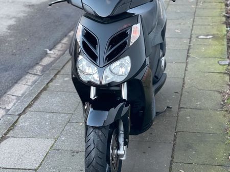 aprilia sportcity 300 tweedehands - Zoeken naar een tweedehands moto - De  Parking-Moto