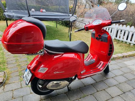 piaggio vespa gts 250 tweedehands - Zoeken naar een tweedehands moto - De  Parking-Moto