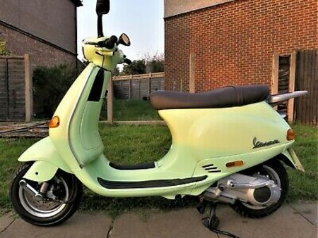 piaggio vespa et4 tweedehands - Zoeken naar een tweedehands moto - De  Parking-Moto
