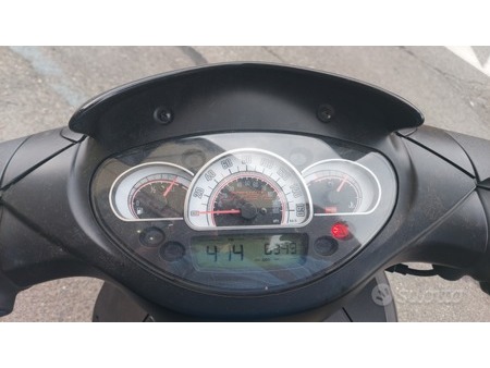 aprilia sportcity 300 tweedehands - Zoeken naar een tweedehands moto - De  Parking-Moto