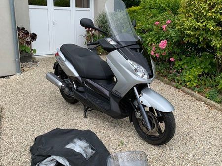 YAMAHA scooter-yamaha-x-max-125-accessoires occasion - Le Parking