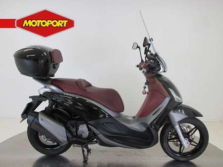 piaggio beverly 350ie black used – Search for your used motorcycle on the  parking motorcycles