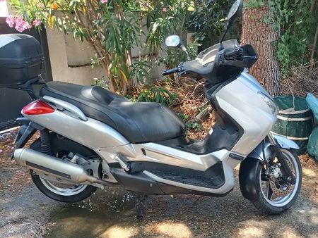 Démarreur Teknix Compatible Scooter MBK 125 Skycruiser - 12V, 9 Dents, Arbre 9mm - Remplace Références Yamaha 1B9-H1800-01-00
