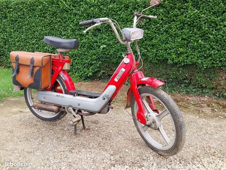 https://cloud.leparking-moto.fr/2023/08/11/09/42/piaggio-ciao-mobylette-piaggio-ciao-1976-avec-carte-grise-rouge_215630246.jpg
