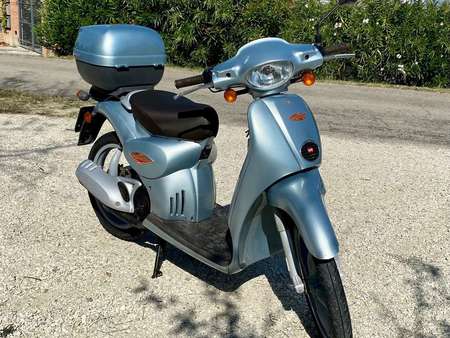 aprilia scarabeo 50 blue used – Search for your used motorcycle on the  parking motorcycles