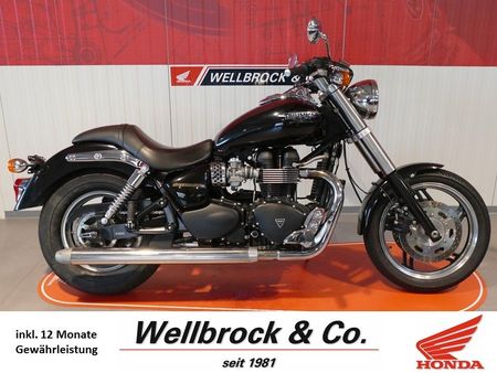 Triumph Speedmaster Chopper/Cruiser in Schwarz gebraucht in Berglen für €  12.500