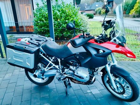 January 4 Madrid Bmw R 1200 Gs The Bmw R1200gs And R1200gs Adventure Are  Motorcycles Manufactured In Berlin Germany By Bmw Motorrad Part Of The Bmw  Group It Is One Of The