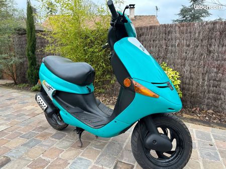https://cloud.leparking-moto.fr/2024/01/08/08/58/peugeot-zenith-scooter-peugeot-vert_223872445.jpg