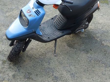 Booster Moto 2 Bleu