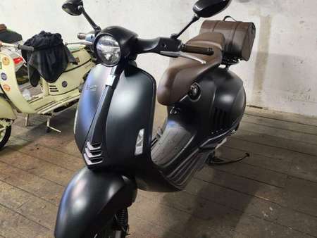 Vespa 946 Emporio Armani traz o melhor da tradição e estilo - GQ